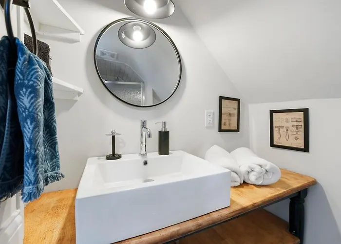 Cozy Escape With Hot Tub, Ideal For Family & Friends * Columbus