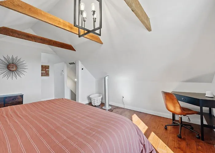 Cozy Escape With Hot Tub, Ideal For Family & Friends