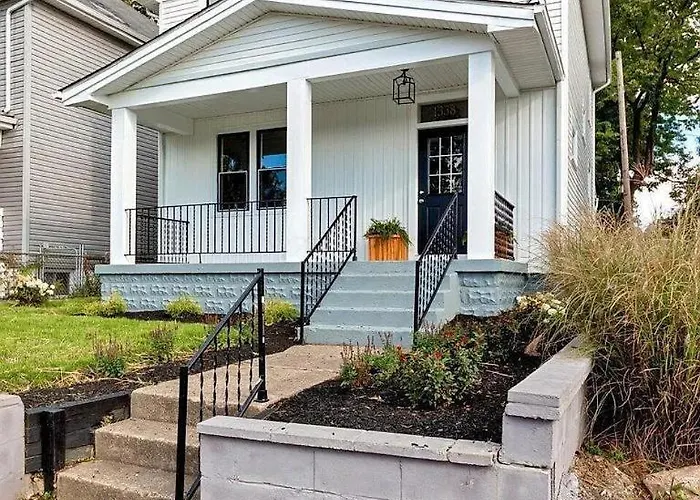 Cozy Escape With Hot Tub, Ideal For Family & Friends Columbus