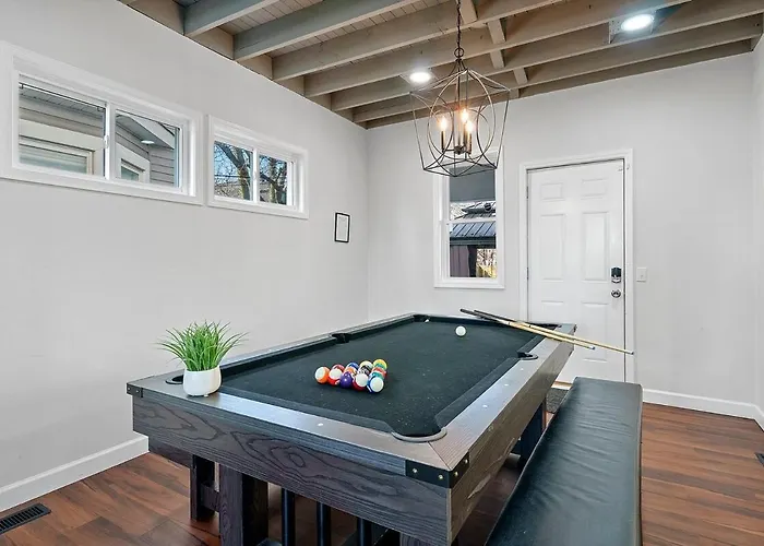 Cozy Escape With Hot Tub, Ideal For Family & Friends * Columbus